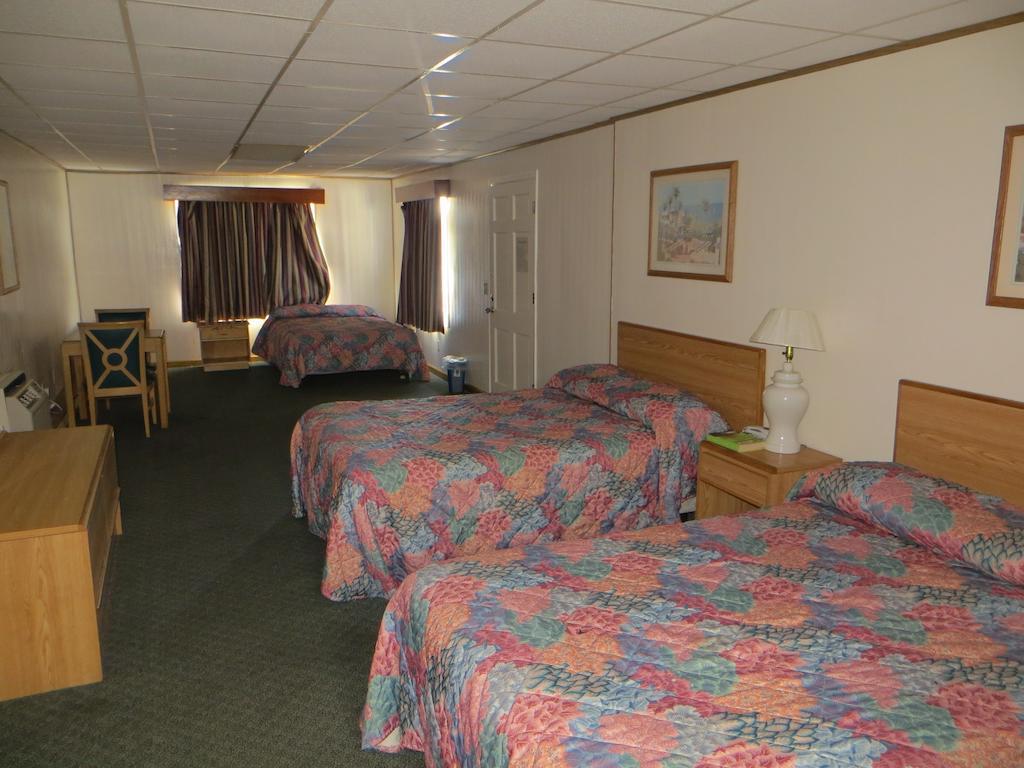 Pine Crest Motor Lodge Holly Springs Екстер'єр фото